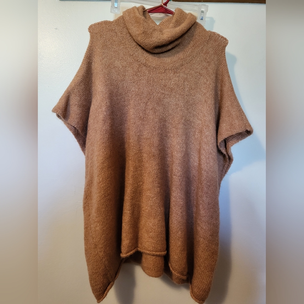 Universal Thread Batwing Poncho